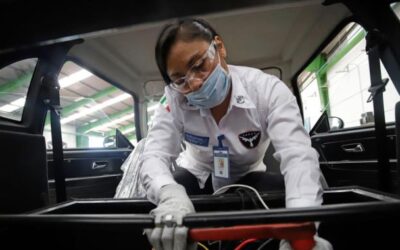 ¿Qué provocó la caída de la producción automotriz en México al finalizar octubre?